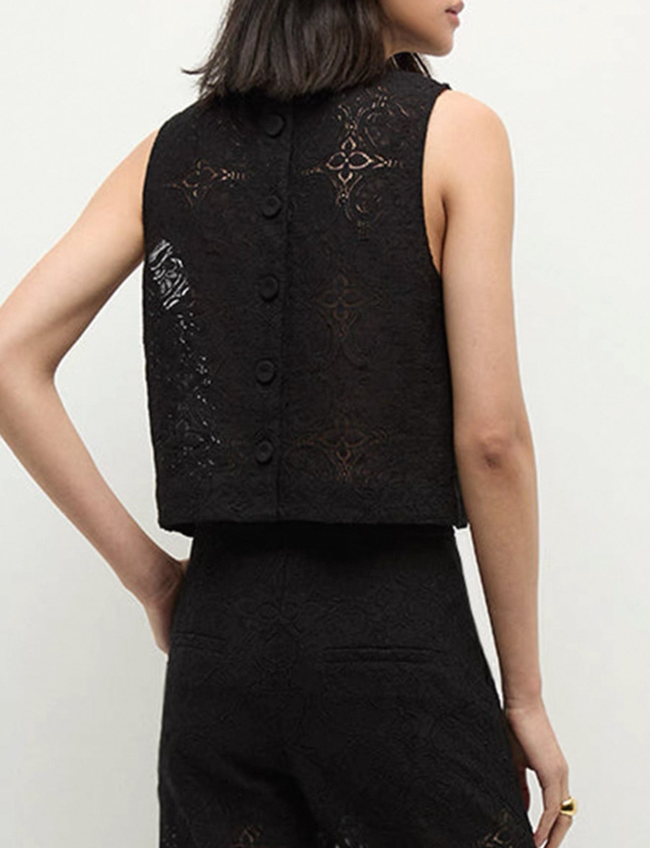 VB Katmai Mock Neck Sleeveless Lace Top Black