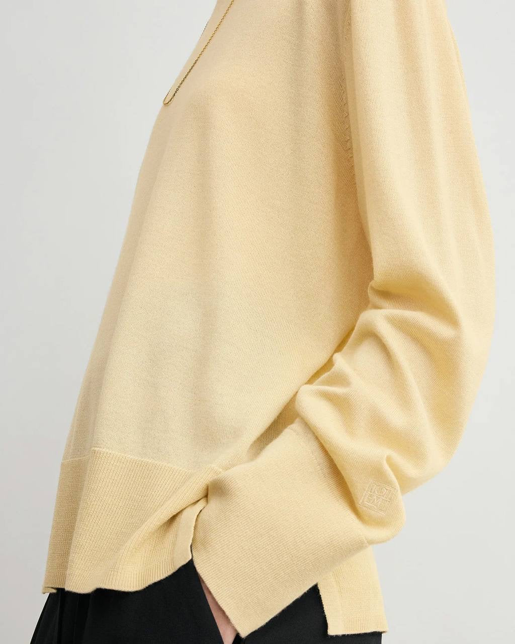 Tot Crew-neck Wool-Silk Fine Knit Sweater Pullover