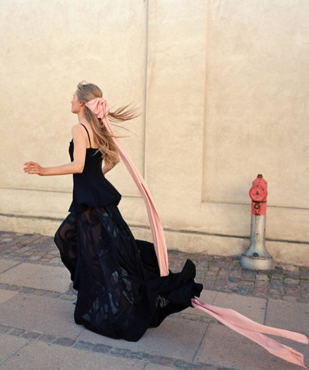 SG Tailored Bodice High-Low Maxi Dress in Ribbons Black