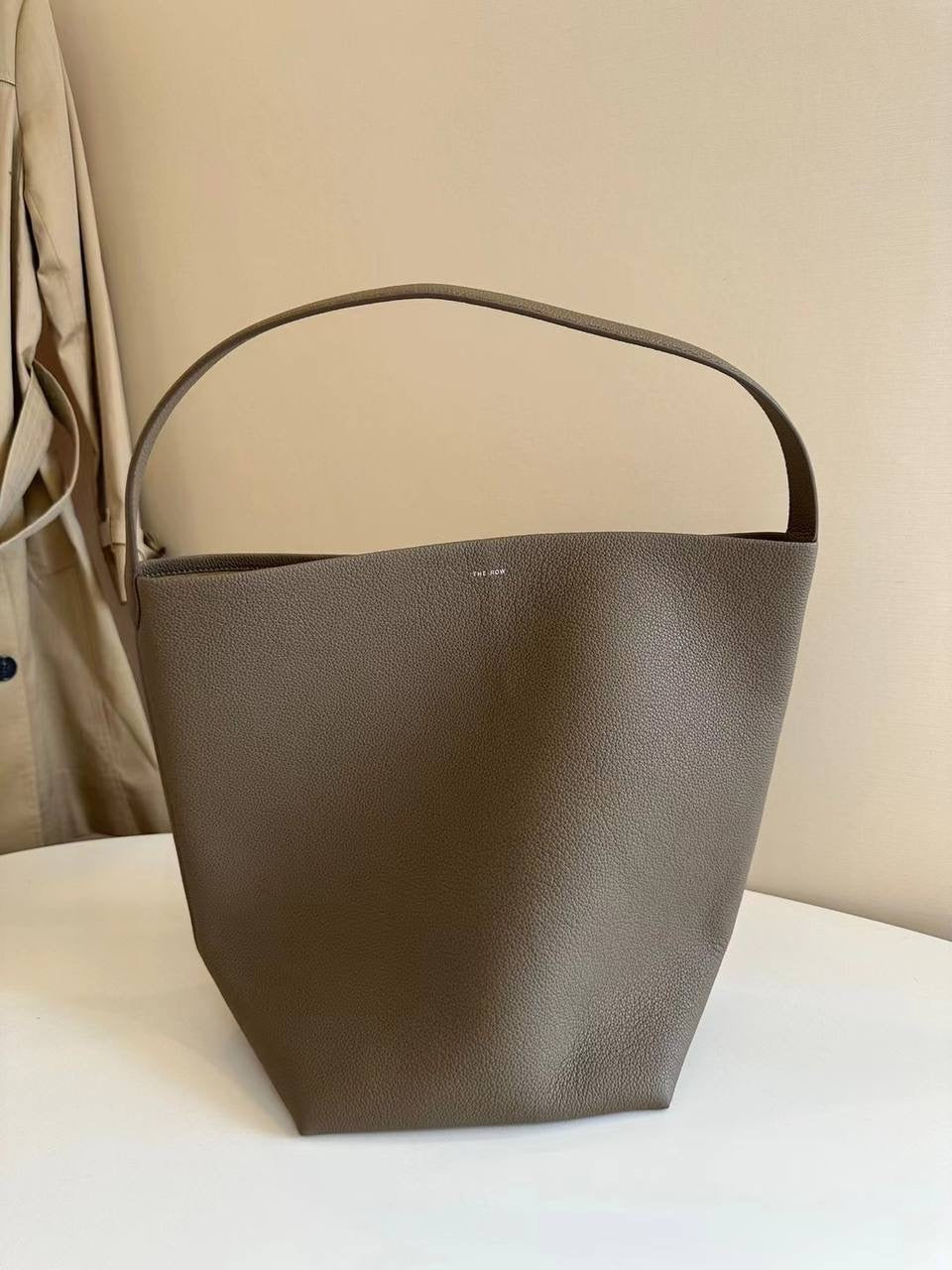 TR N/S Park Tote Bag in Elephant