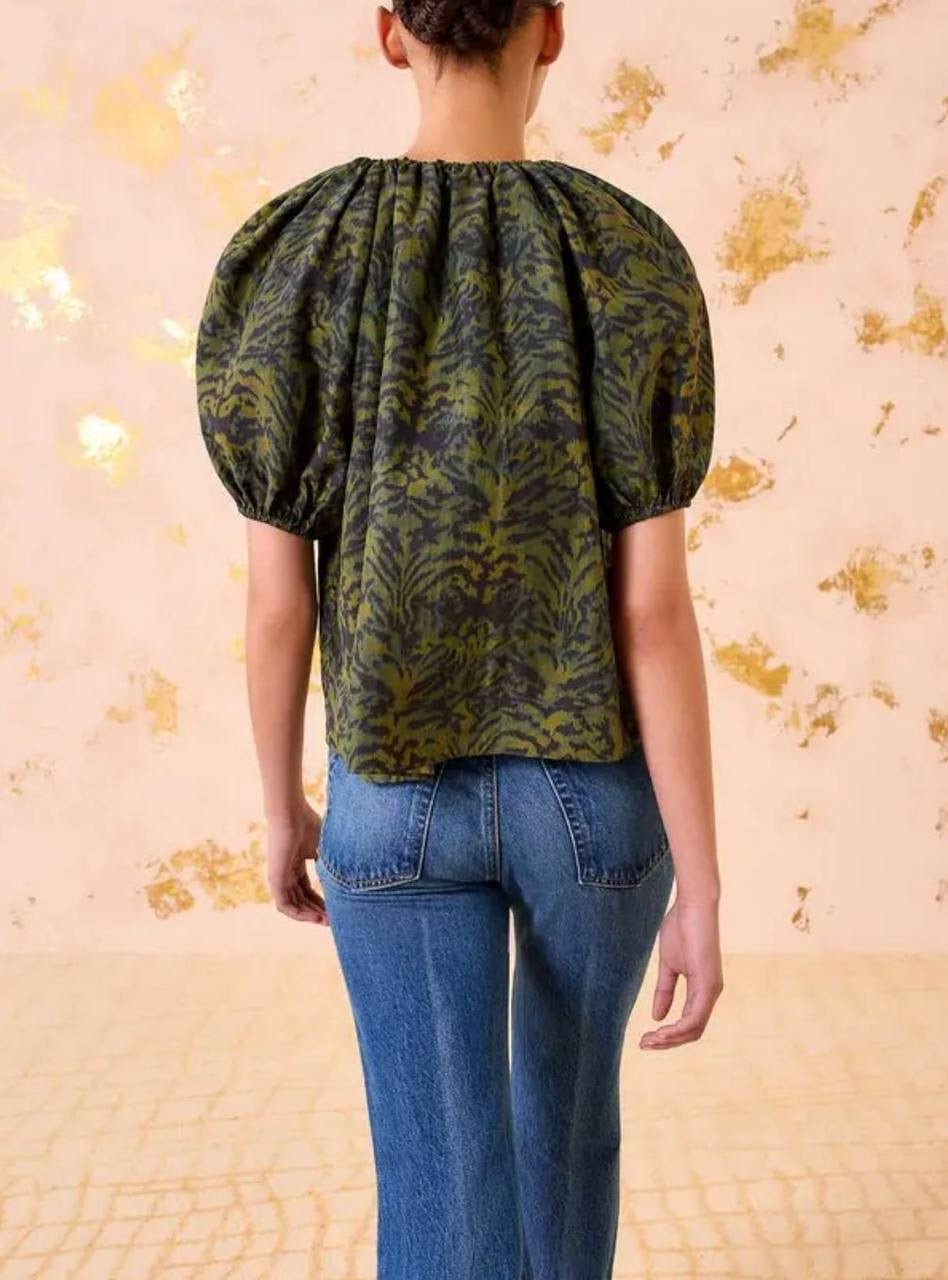 UJ Talie Short Sleeve Blouse Top | Charlie Wide Leg Pants | Silk Set
