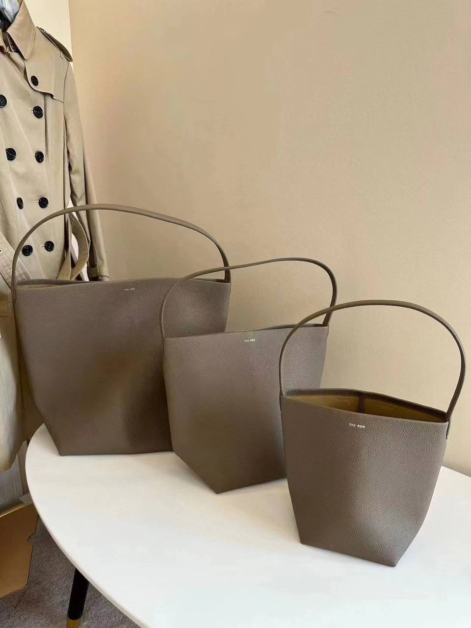TR N/S Park Tote Bag in Elephant