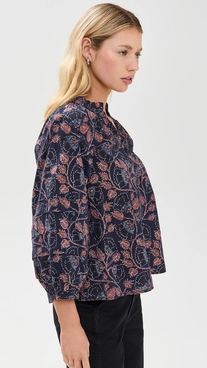 AA Lumina Popover | Trinidad Cotton Blouse Top in Camille Floral Navy
