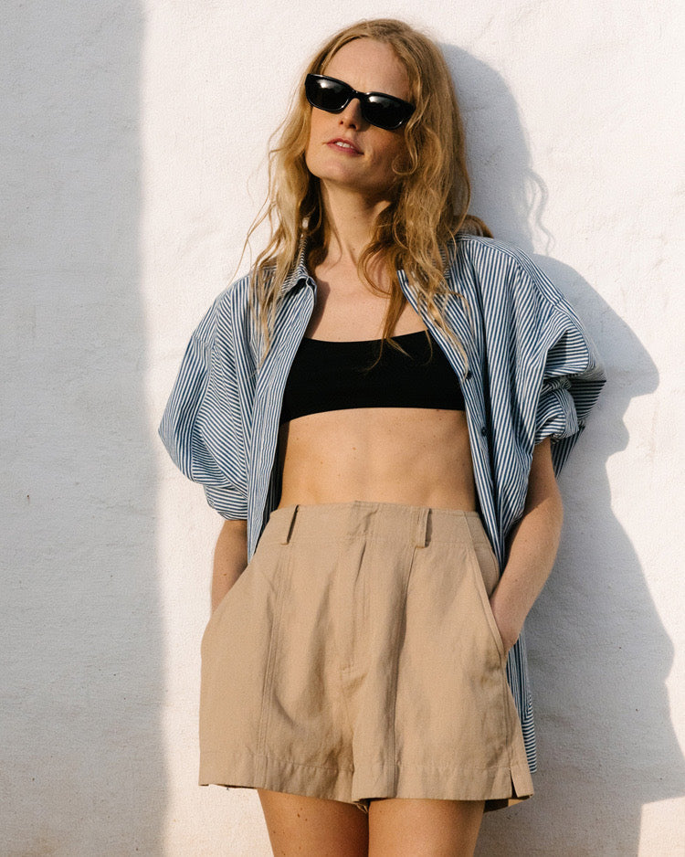 AA Veras Linen-Cotton Shorts in Desert