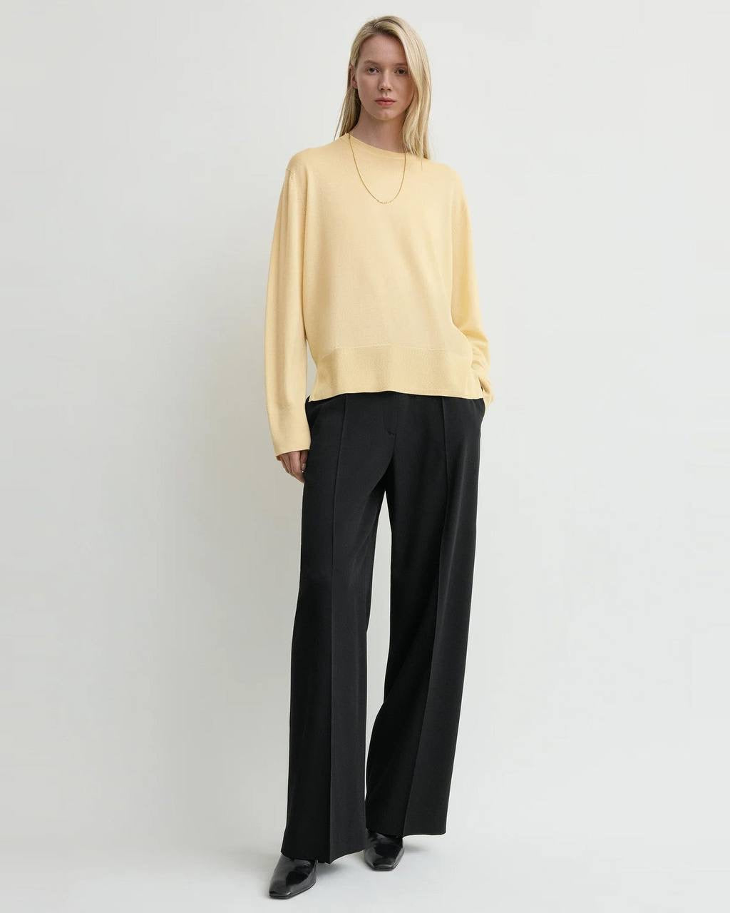 Tot Crew-neck Wool-Silk Fine Knit Sweater Pullover