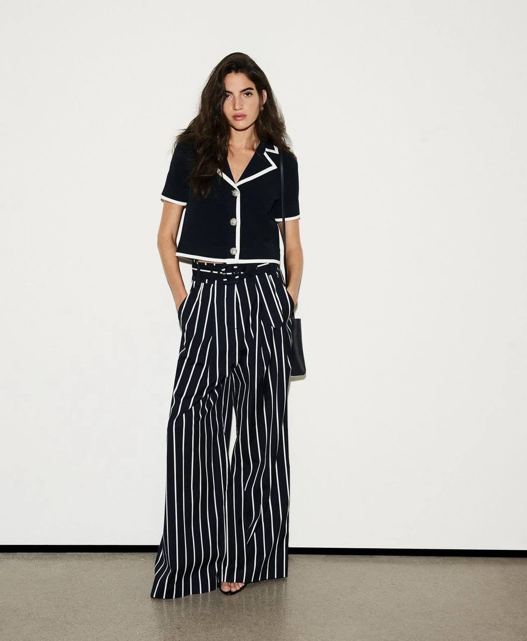 VB Stovall Contrast Detail Crop Knit Jacket Top