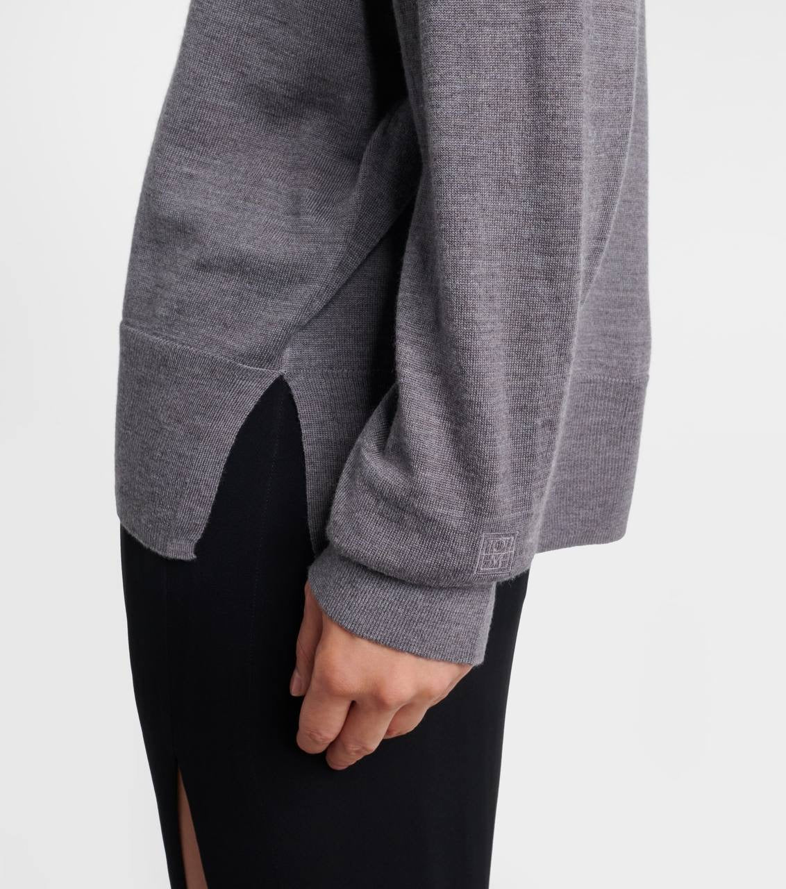 Tot Crew-neck Wool-Silk Fine Knit Sweater Pullover