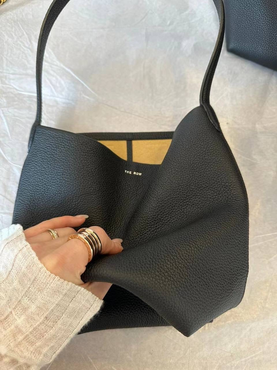 TR N/S Park Tote Bag in Black