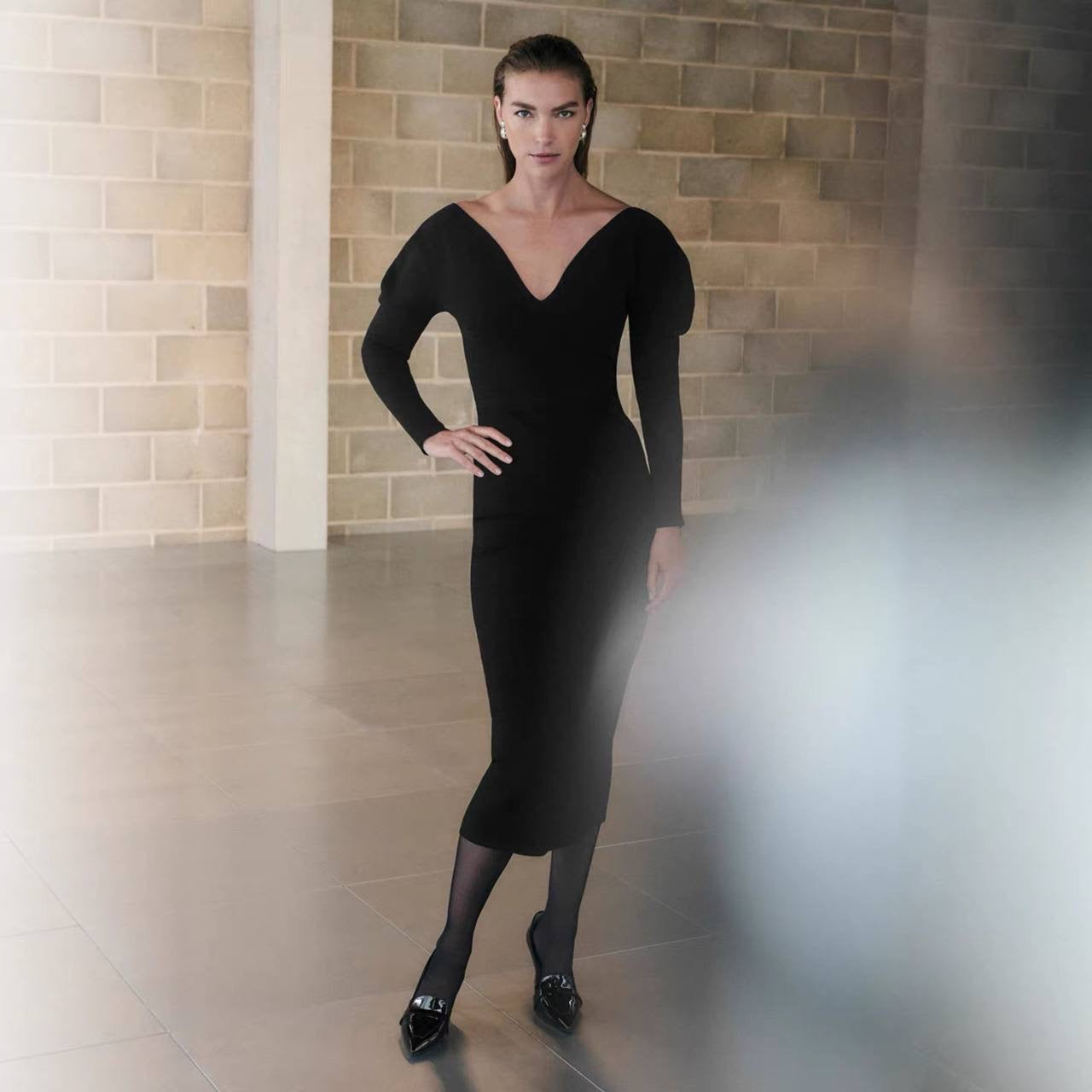 TF Bouverie Puff Sleeve Sweetheart Viscose-blend Sculpt Knit Midi Dress