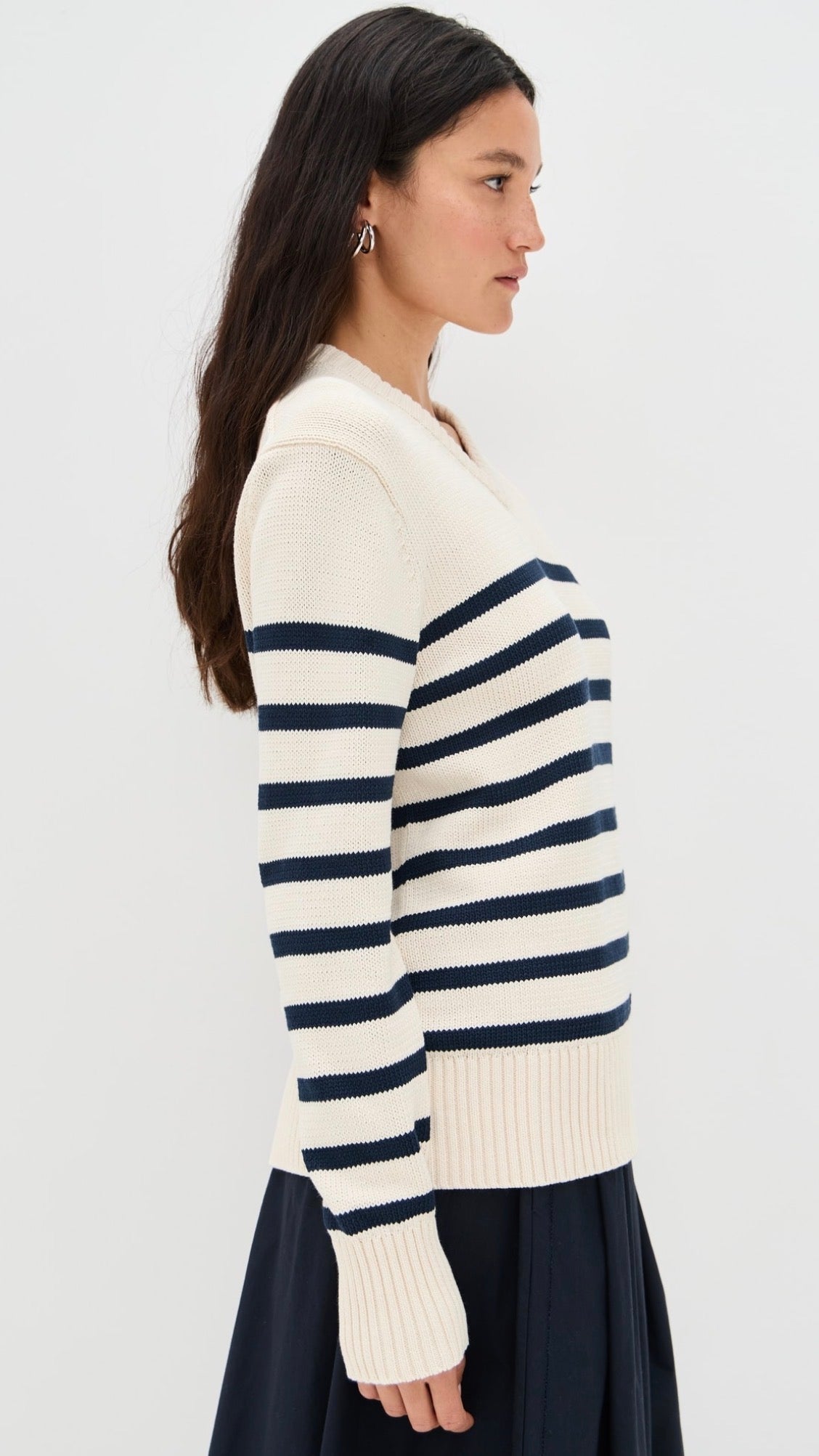 JK Cotton Kate V-Neck Pullover Sweater in Ivory/Navy Stripe