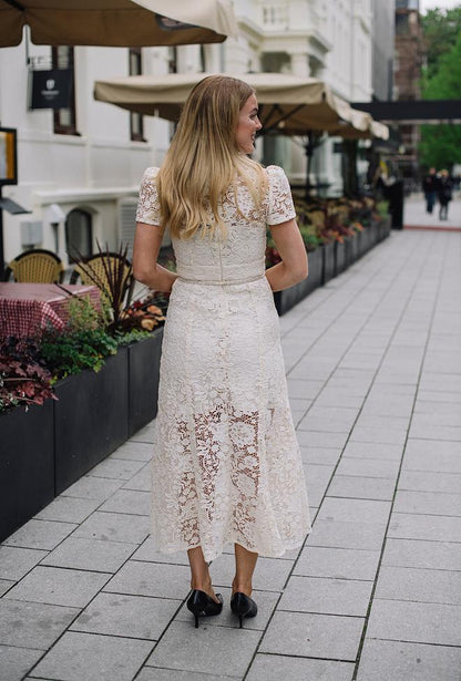 SP Cream Cord Lace Bow Mini | Midi Dress