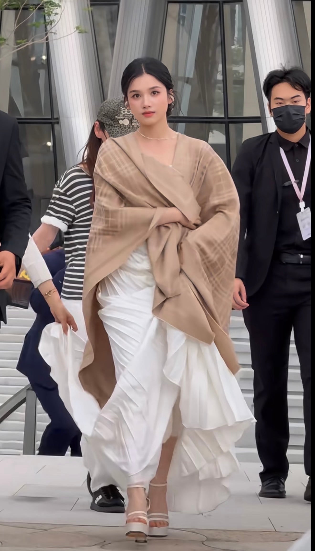 BBR Check Jacquard Wool-Cashmere Cape in Finch Beige