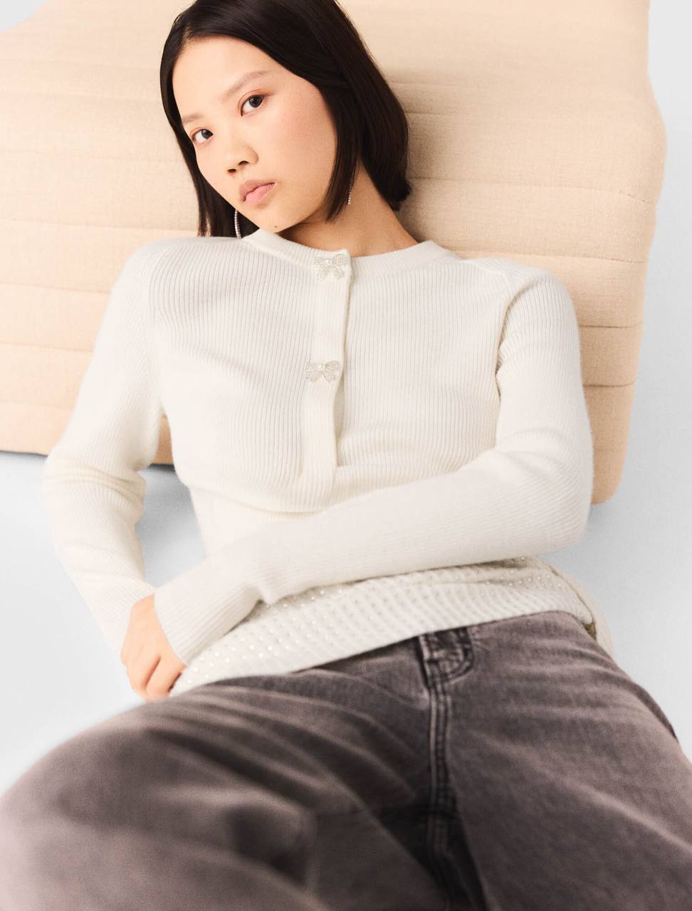 Jewelled Bow-Button Wool Cardigan in Cream & Navy