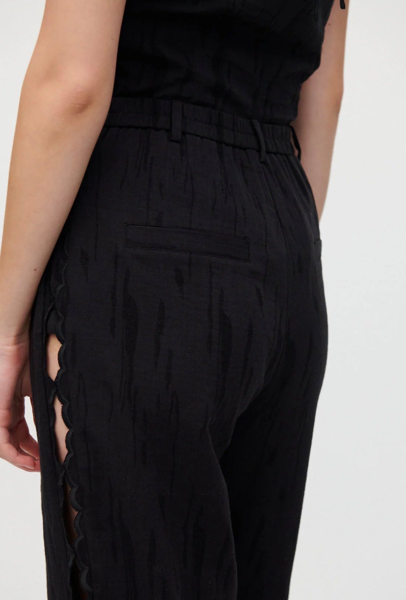 HFM Kira Puff Sleeve Top | Aura Pant Trousers | Scalloped Hem Edge Cotton-linen blend Set
