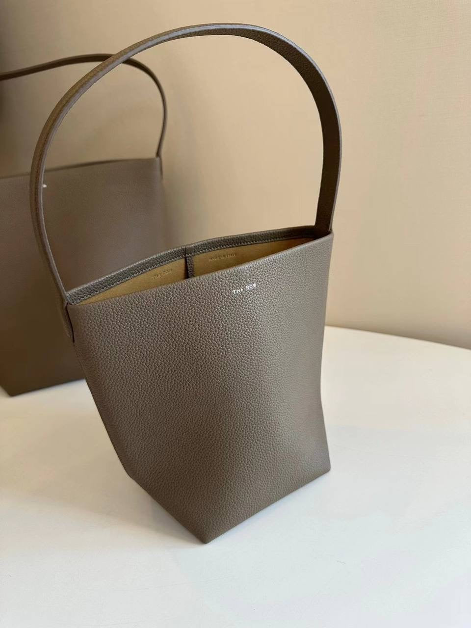 TR N/S Park Tote Bag in Elephant