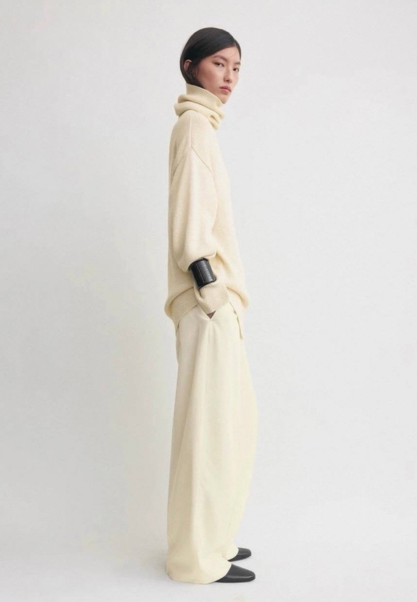 TOT Longline Turtleneck Sweater in Cotton-Cashmere Ecru | Cotton-Wool Grey