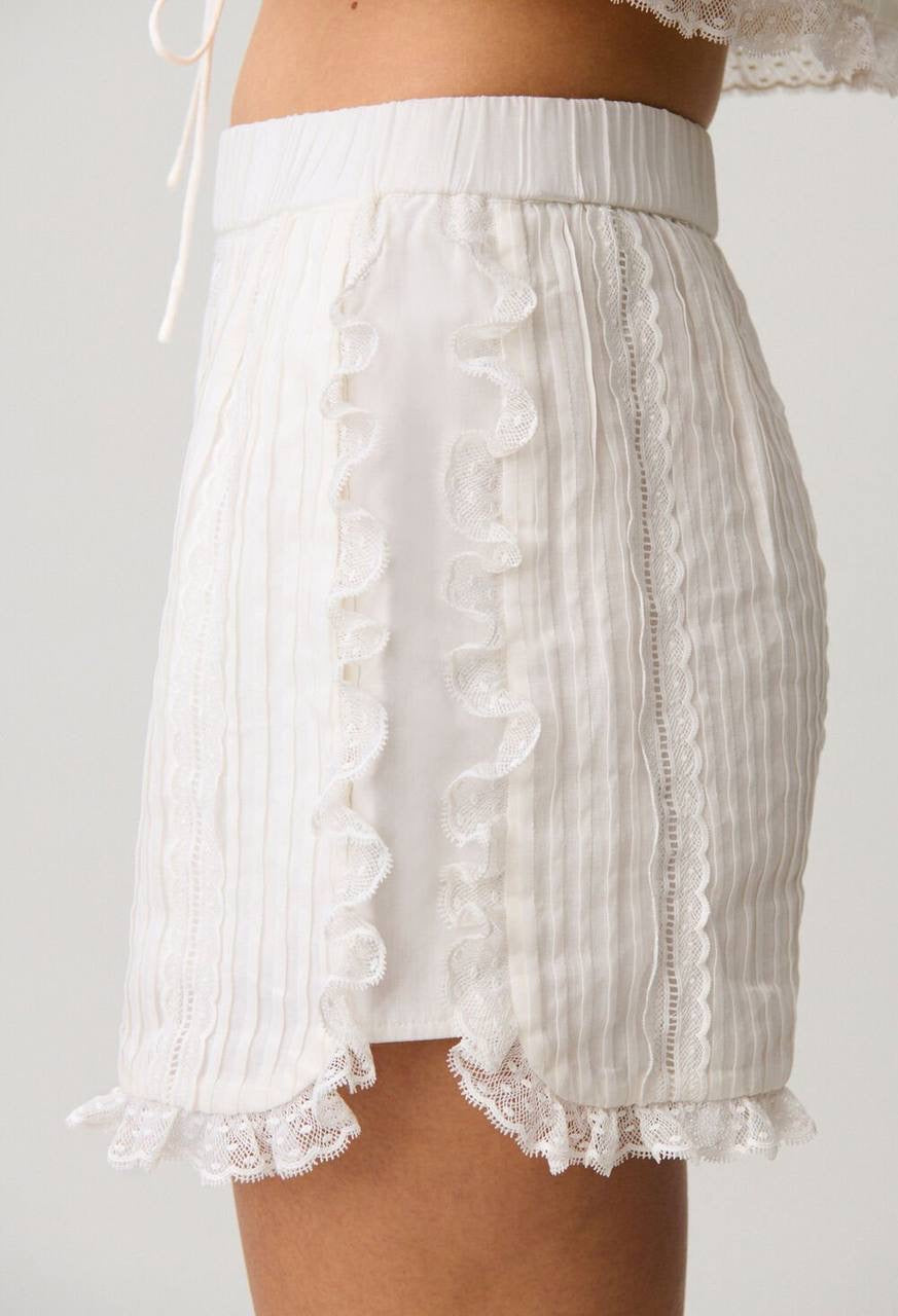 CP Cropped Lace Top | Short Frill Shorts | Ramie-Cotton Set