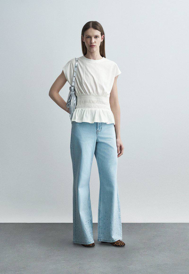 MJ Fitted Pleated T-Shirt