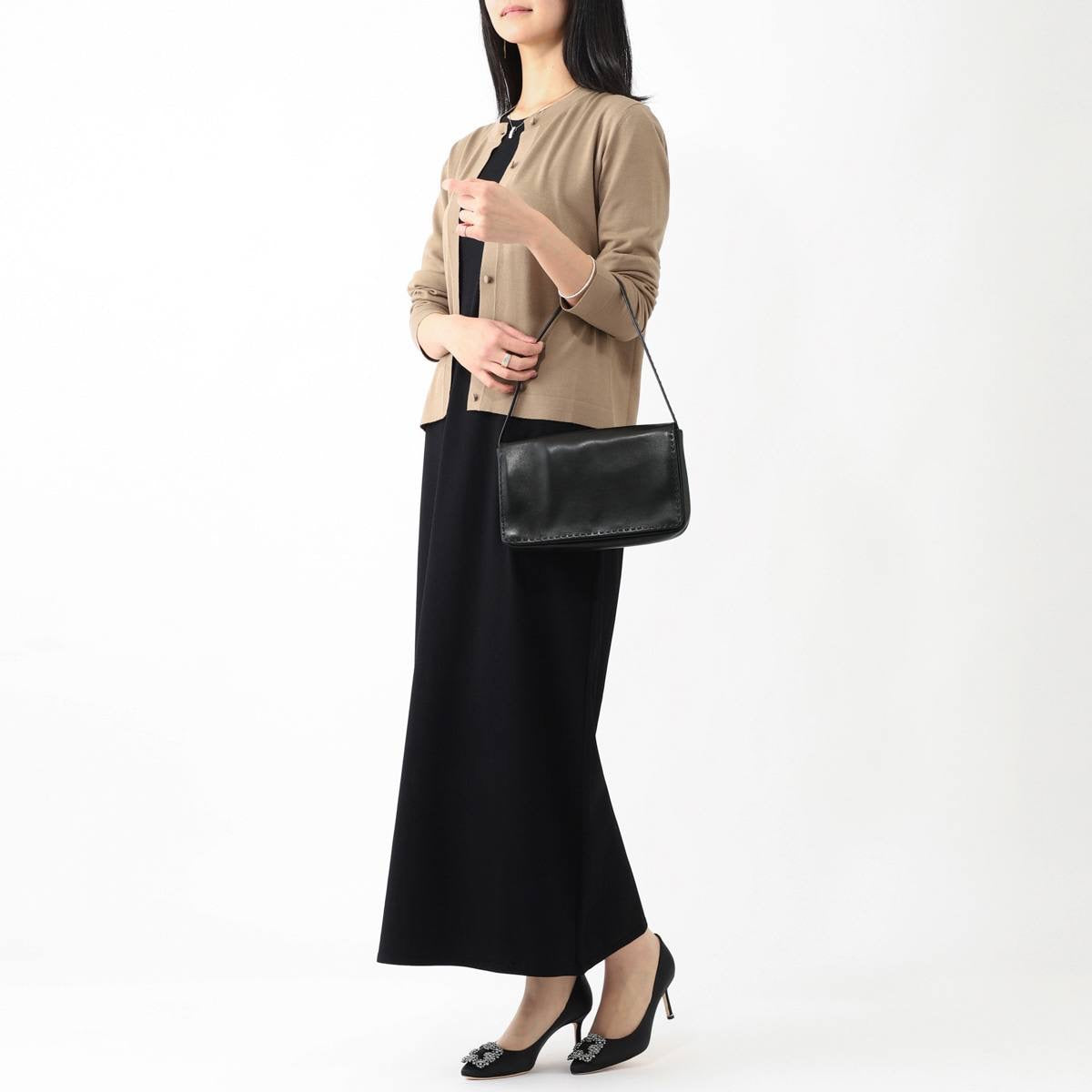 TR Nuance Leather Shoulder Bag in Black