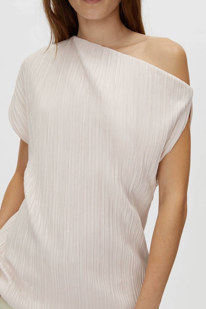 CM Shaw Cold Off-shoulder Top