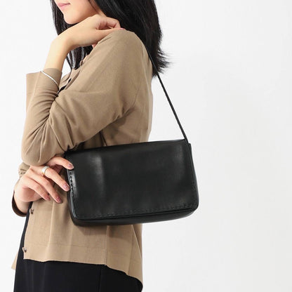 TR Nuance Leather Shoulder Bag in Black