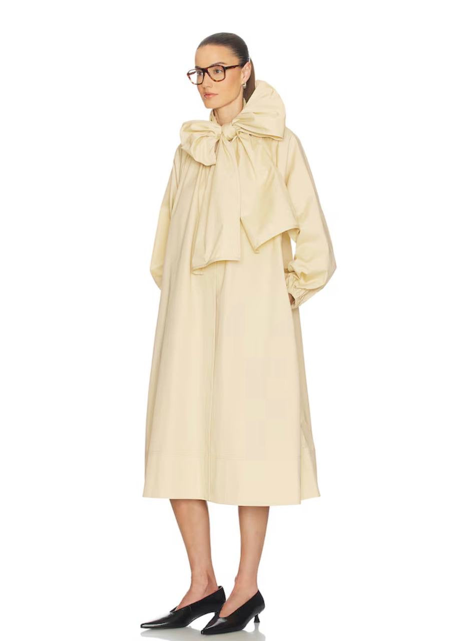 HS Upper Westside Giant Bow Trench Coat in Haystack
