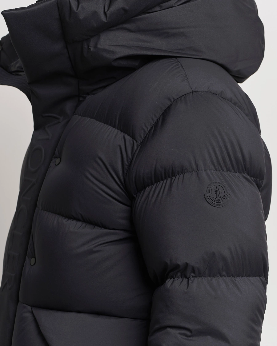 MC Men’s Madeira Hooded Short Down Jacket in Black