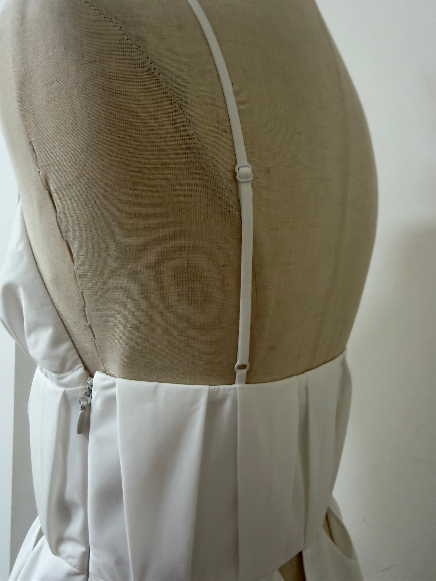 SK White V Neck Cut-out Pleated Maxi Dress