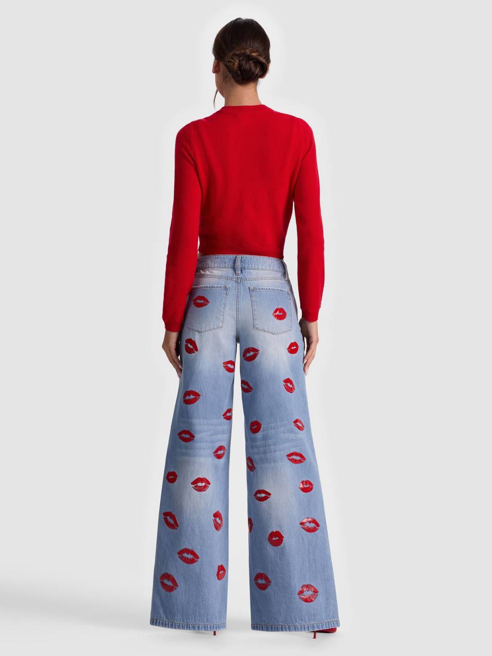 AO Amazing Low-Rise Baggy Jeans