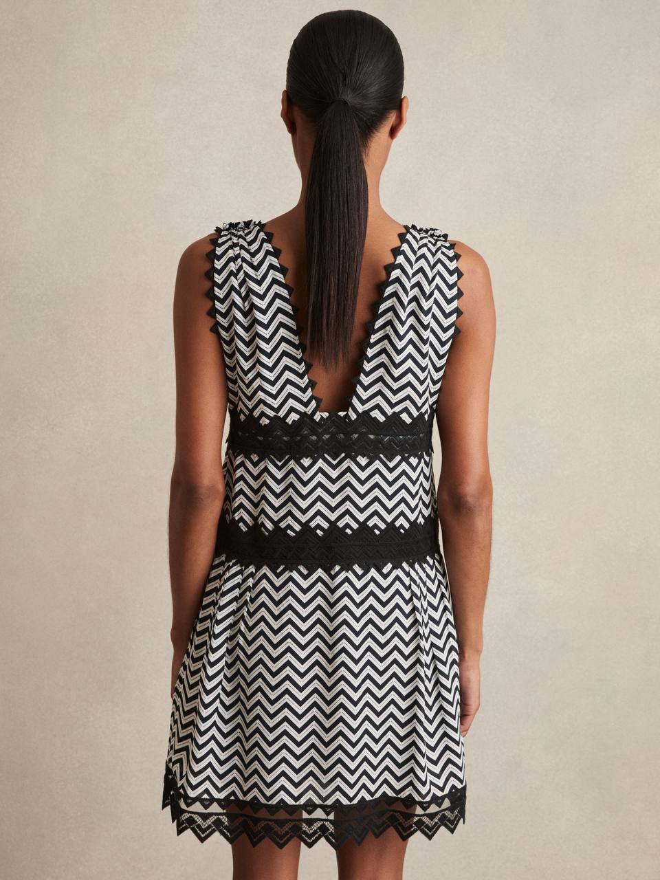 RS Sophia Zig-Zag Print Lace-Trim Mini Dress